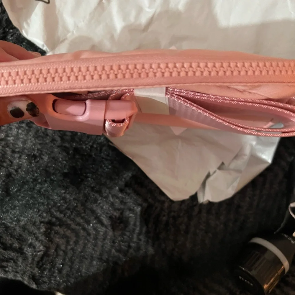 Lululemon Blush Pink Everywhere Belt Bag 1L - Picture 2 of 4